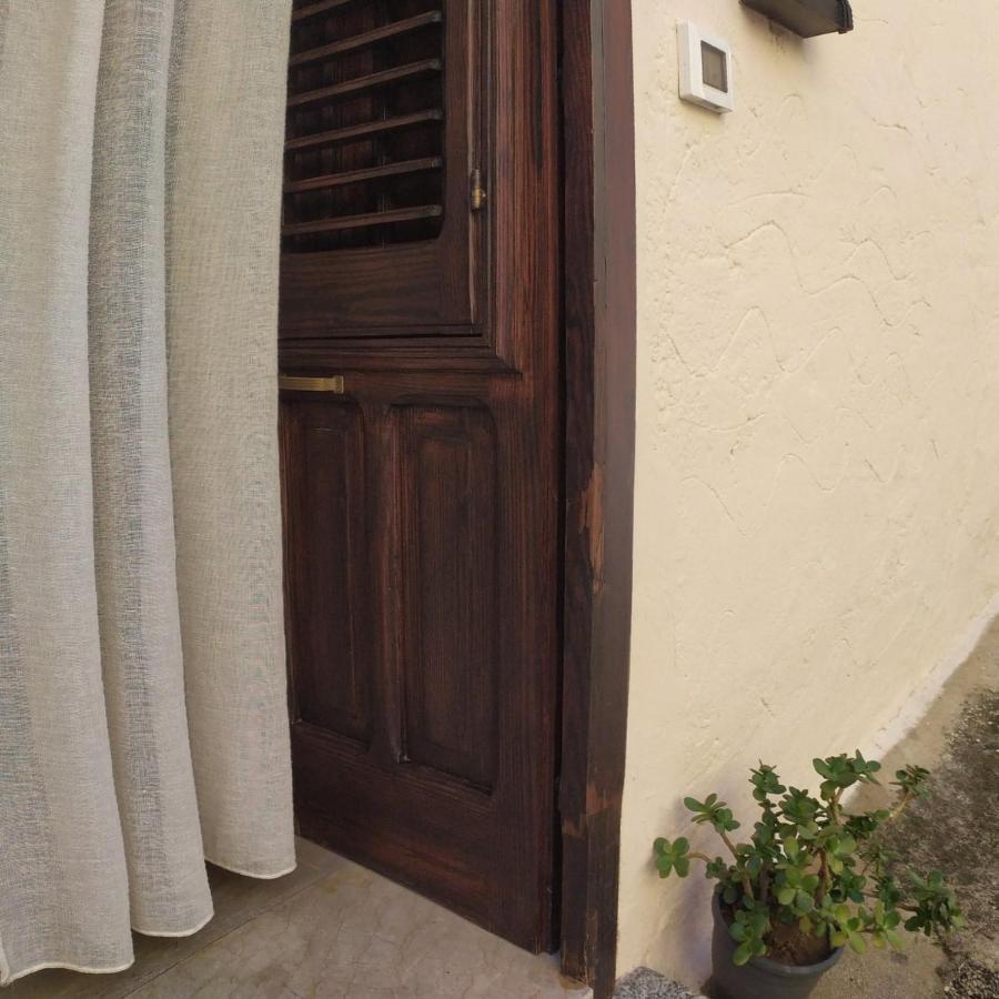 Casa Vacanza Terra Mare 卡斯泰拉马莱 外观 照片